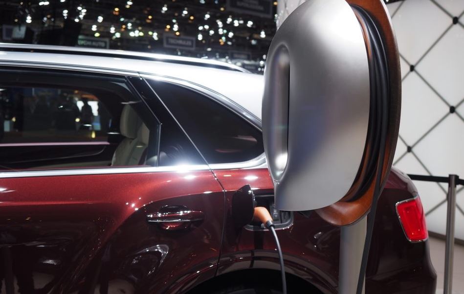 Bentley dünyanın en şık tasarımlı şarj istasyonunu geliştirdi