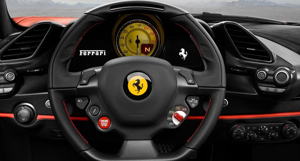 Ferrari 488 Pista konsol görünüm detayları