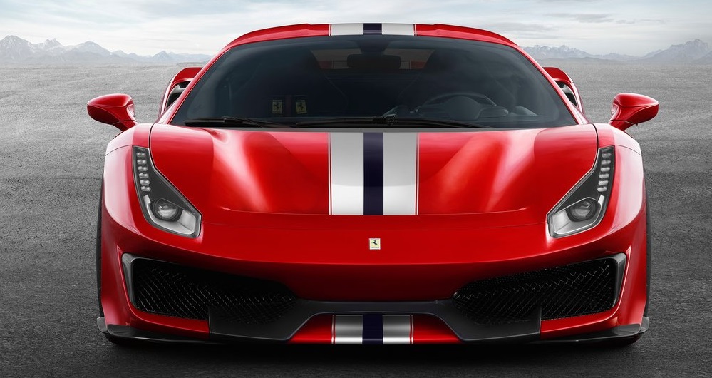 Ferrari 488 Pista ön görünüm detayları