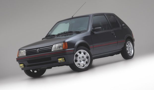 Fransız milyarderin zırhlı 205 GTI aracı satışa çıktı