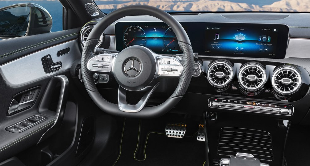 Mercedes A Serisi Ön Konsolu