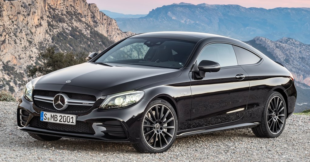 Makyajlanan C Serisi Sportif ve Ekonomik Mercedes C43 AMG Coupe Ön Görünümü