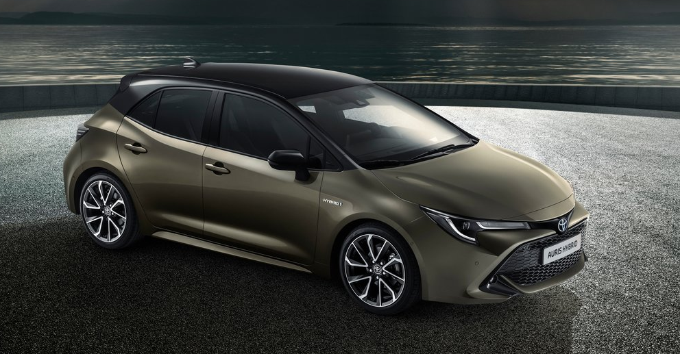 Toyota Auris Yan Görünümü