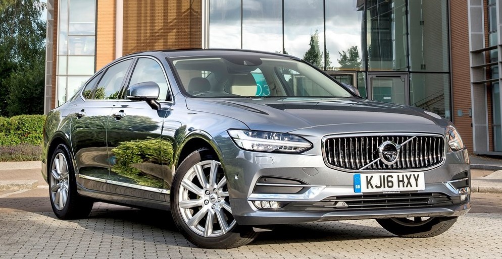 Mercedes E 220 d 4MATIC ve Volvo S90 D5 AWD Karşılaştırma Volvo S90 Görünüm