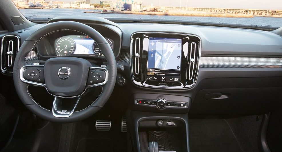 Volvo XC40 Ön Konsolu
