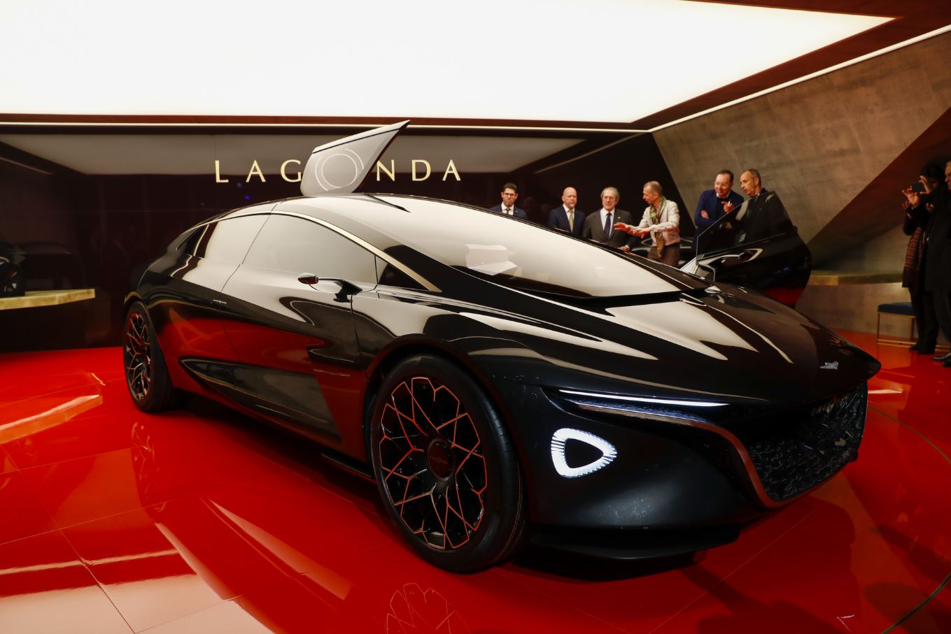 Aston Martin, Lagonda ile Ferrari’ye rakip olacak
