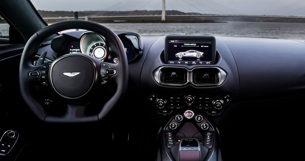 Aston Martin Vantage Ön Konsolu