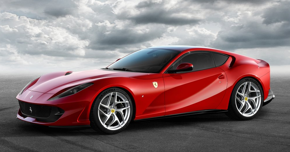 Spor Otomobillerde Neden Kırmızı Renk Kullanılır? Ferrari 812 Superfast Görünümü