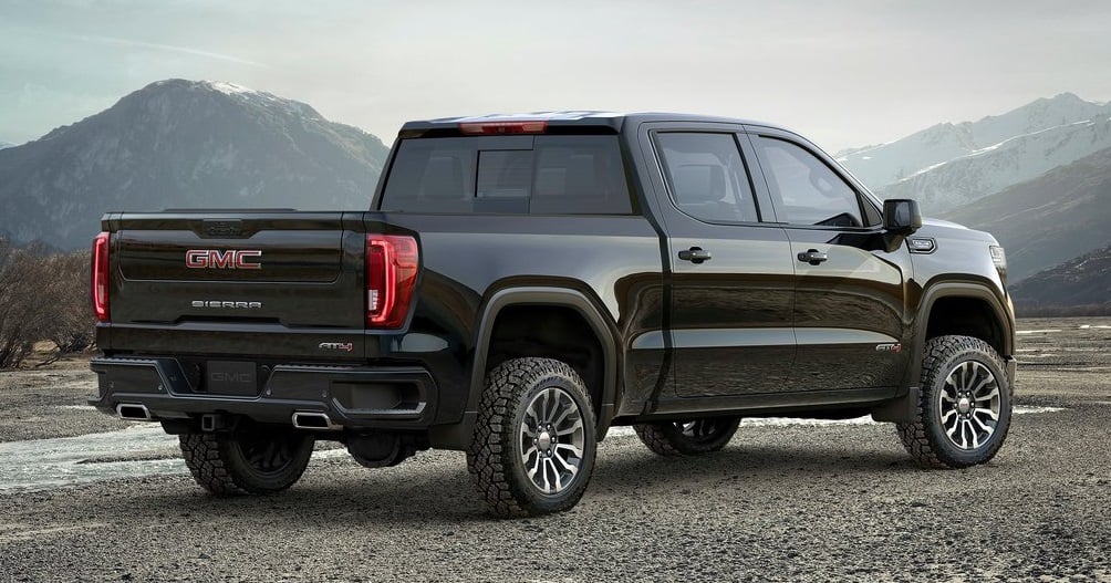 GMC Sierra AT4 Arka Görünümü