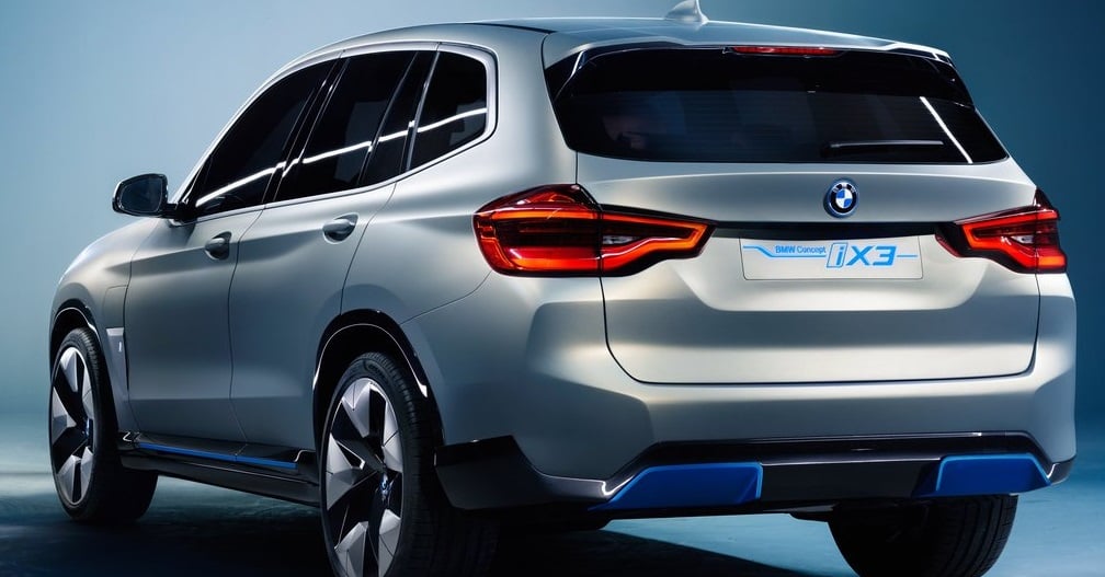BMW İX3 Konsept arka gorunumu