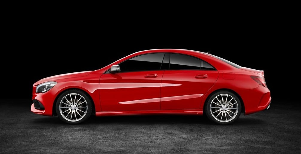 Mercedes CLA yan görünümü