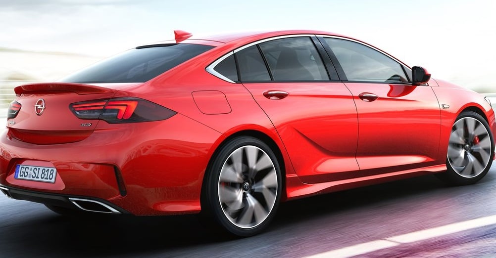 Opel Insignia yan görünümü