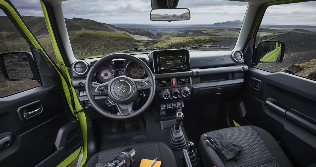 Suzuki Jimny ön konsol detayları