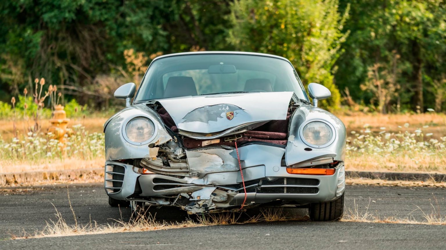 Açık arttırmayla satılan hasarlı Porsche 959’a paha biçilemedi!