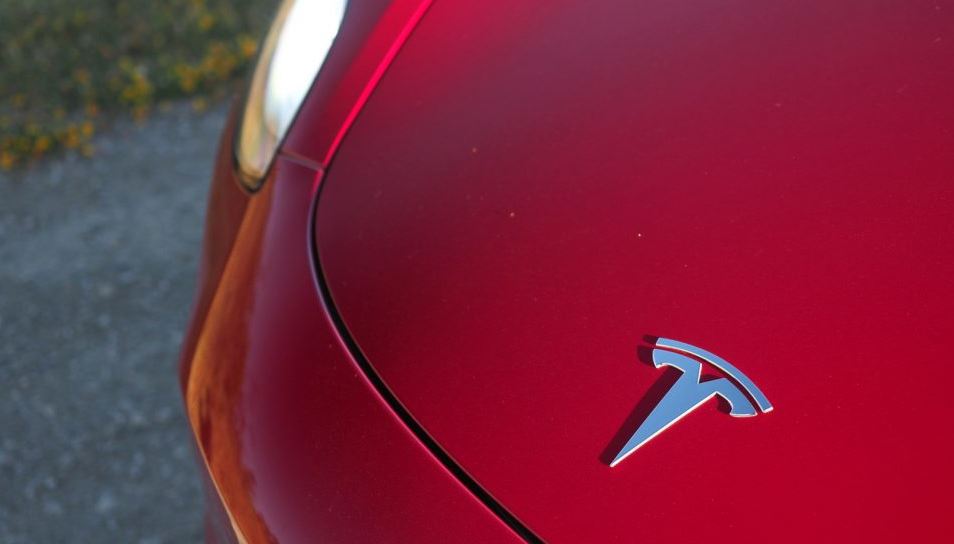 Model 3, Tesla’nın kasasını doldurdu
