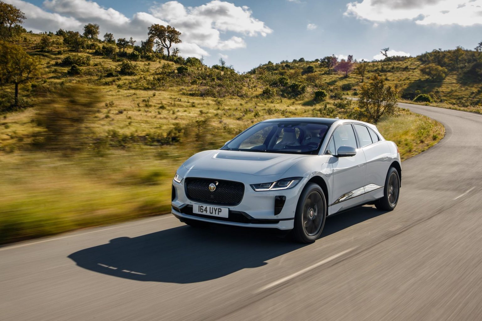 Jaguar, geçen ay sadece 140 adet I-Pace satabildi