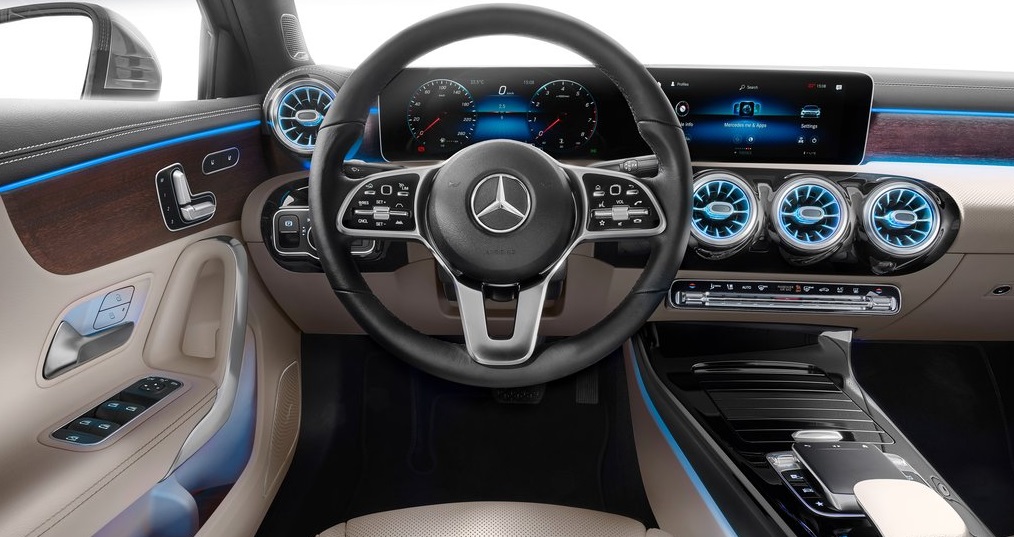 Mercedes A Serisi Sedan ön konsol görünümü