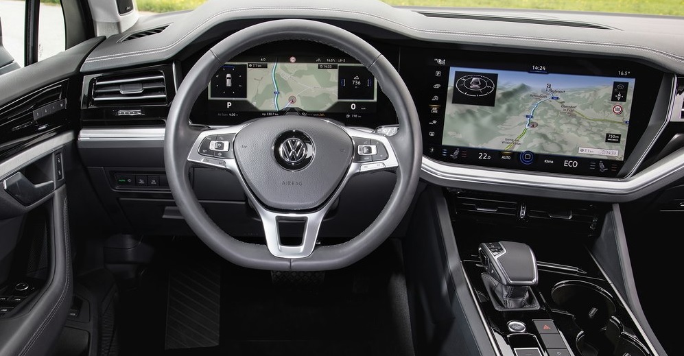 VW Touareg, Range Rover Velar, Volvo XC90 Sürüş Konforu Karşılaştırma VW Touareg sürüş konforu