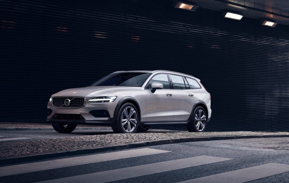 Volvo’nun yeni wagon modeli V60 Cross Country yola çıktı
