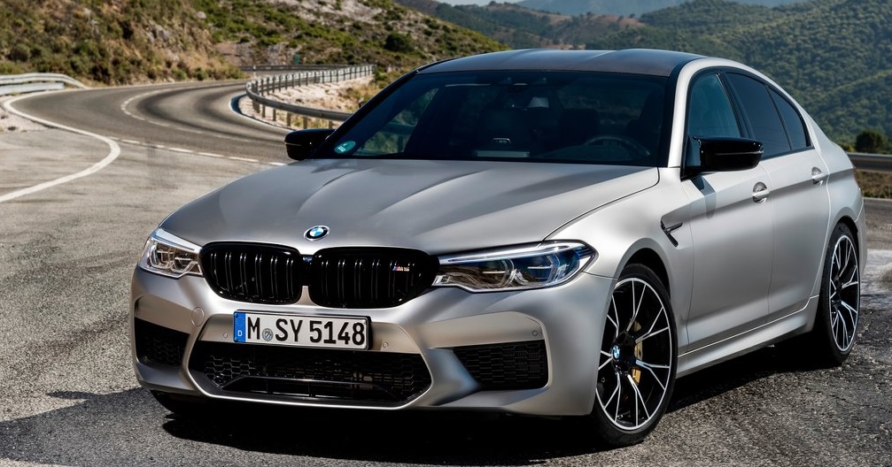 Mercedes E 63 S ve BMW M5 karşılaştırma