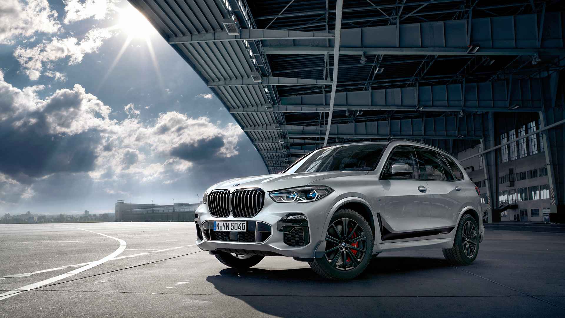 BMW X5, M Performance parçalarıyla modifiye edildi