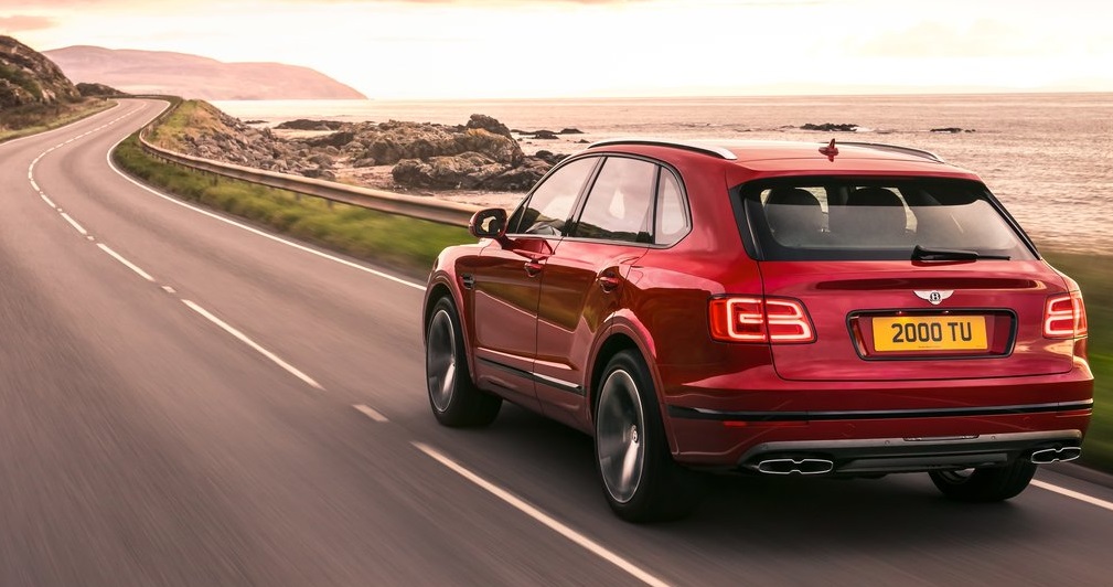 Lamborghini Urus ve Bentley Bentayga V8 karşılaştırması