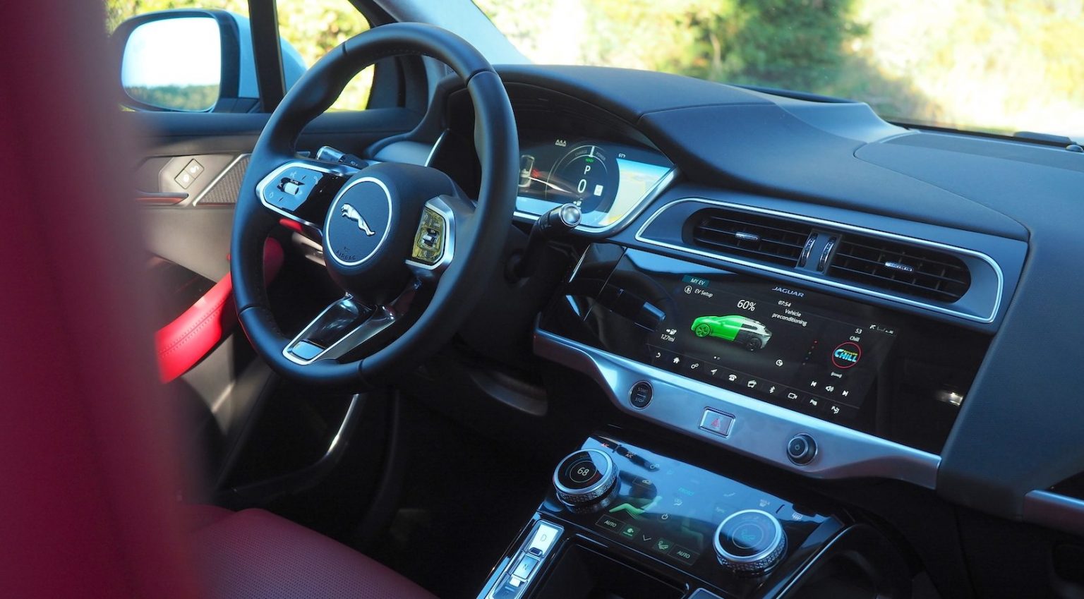 Jaguar modelleri nihayet CarPlay ve Android Auto desteğine kavuşuyor