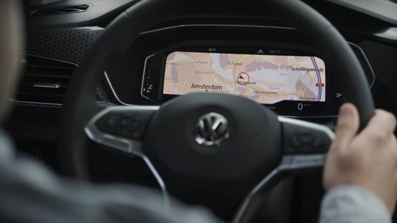 Polo’nun bi’ büyüğü T-Cross teknolojisiyle hayran bırakacak