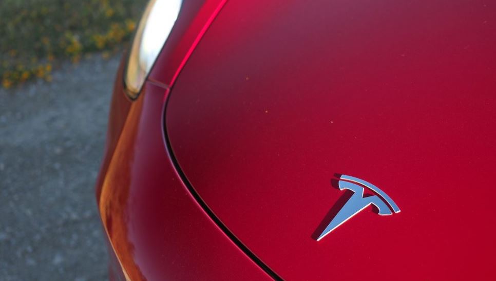 Tesla sürücüsüz araç teknolojisinde çıtayı tekrar yükseltti
