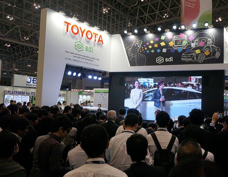 Toyota ve LINE, yapay zekayı arabalara getirecek