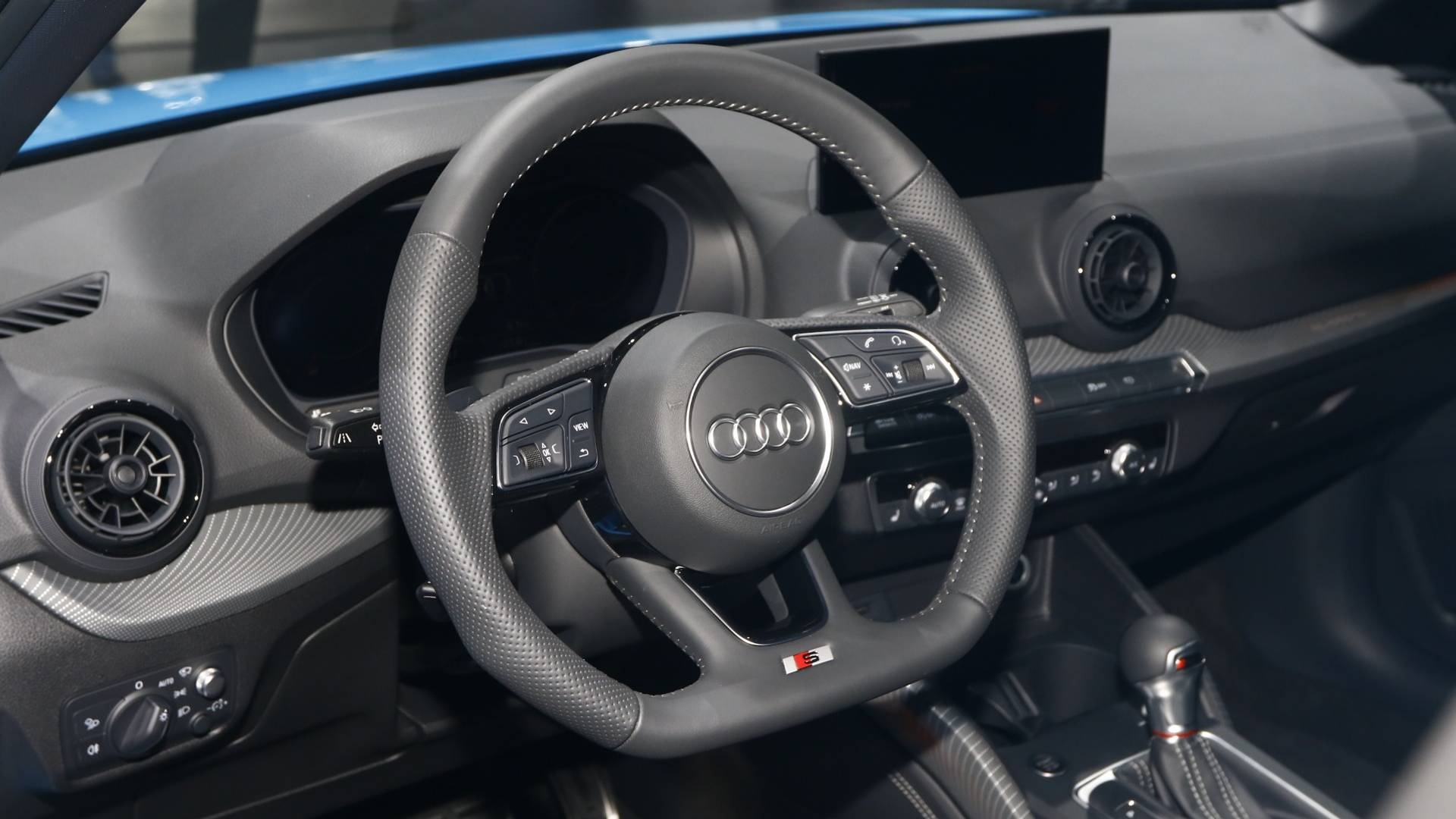 Audi SQ ön konsol görünümü