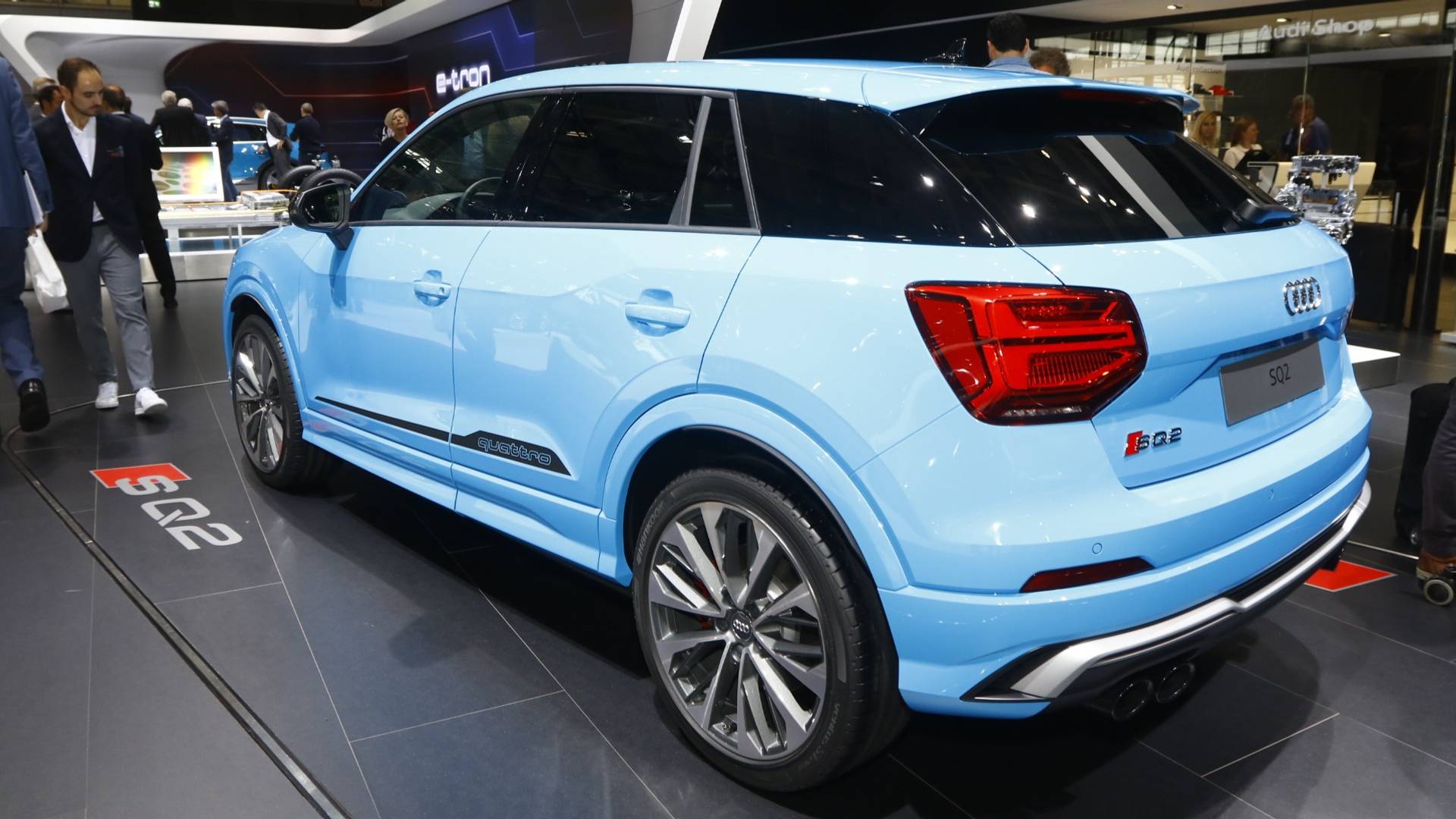 Audi SQ2 arka görünüm detayları