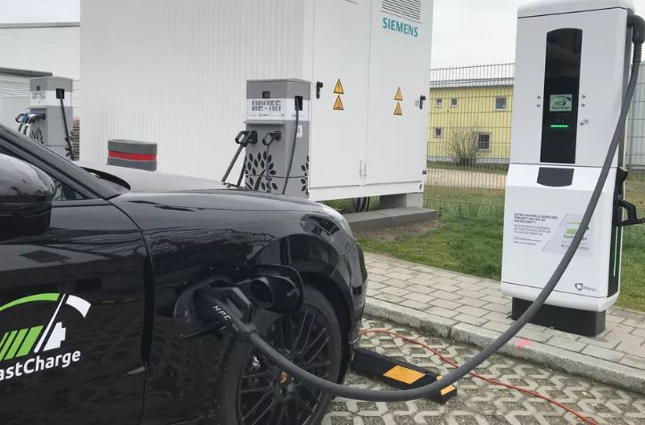 Porsche ve BMW’nin yeni elektrikli şarj istasyonu, Tesla’nınkini üçe katladı