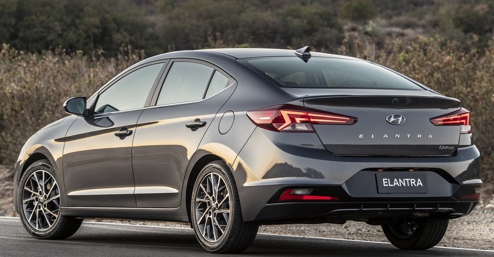 Hyundai Elentra arka görünümü