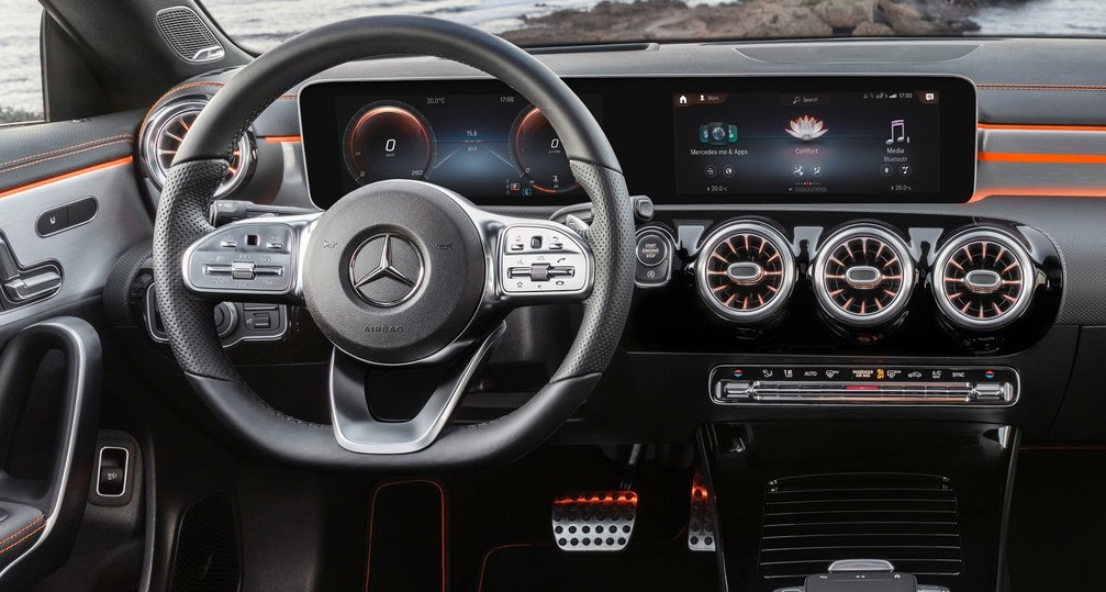 Mercedes CLA ön konsolu