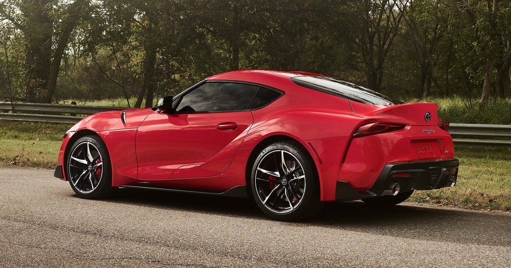 GR Supra arka görünümü