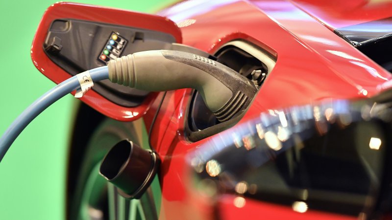 Daimler ve BMW ortaklaşa elektrikli otomobil platformu geliştirecek