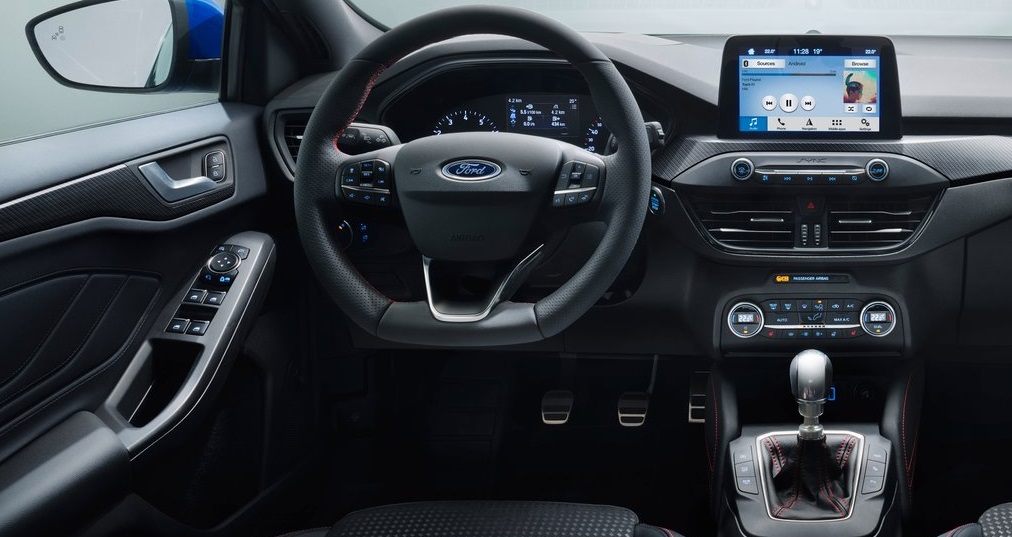 Ford Focus ST-Line ön konsol görünümü
