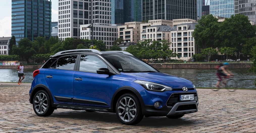 Hyundai i20 1.0 T-GDI DCT Active Crossover Havasında! Hyundai i20 1.0 T-GDI DCT Active