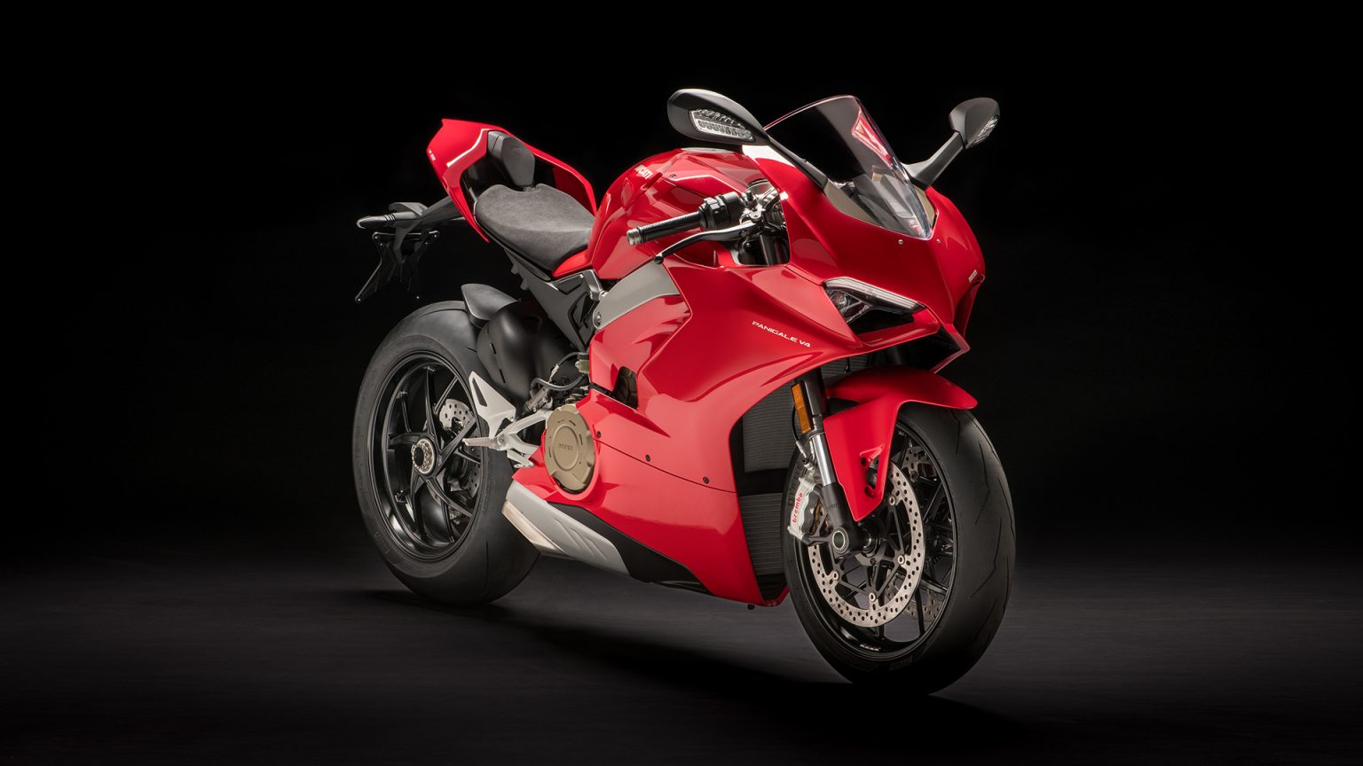 İtalyan Devi Ducati’nin Parlayan Modelleri Ducati Panigale V4
