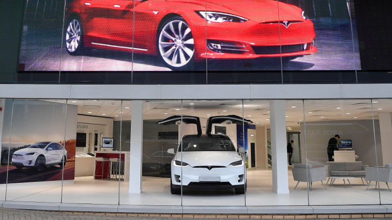 Tesla hisseleri Model 3’ün fiyatıyla birlikte düştü