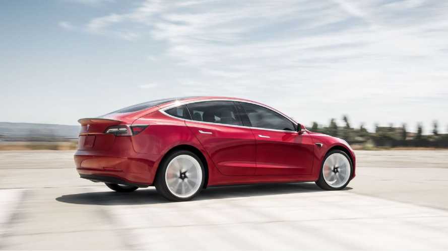 Tesla’dan trafik güvenliğini arttıracak yeni teknoloji: Dinamik Fren Lambası
