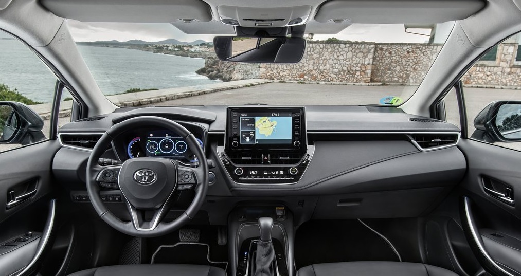 Corolla 12. nesil iç dizayn
