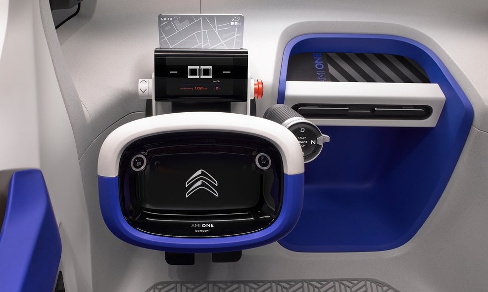Citroen Ami One ön konsol görünümü
