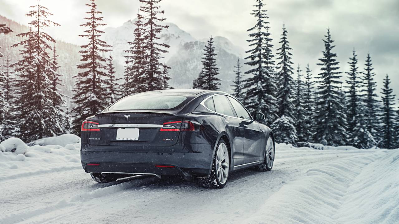 Elektrikli otomobiller için 1000 kilometre menzilli batarya geliştiriliyor