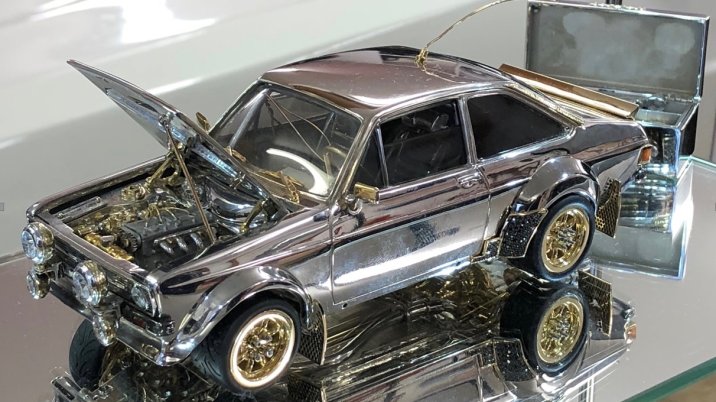 Ford Escort’un altın, gümüş ve mücevherden model oyuncağı tasarlandı