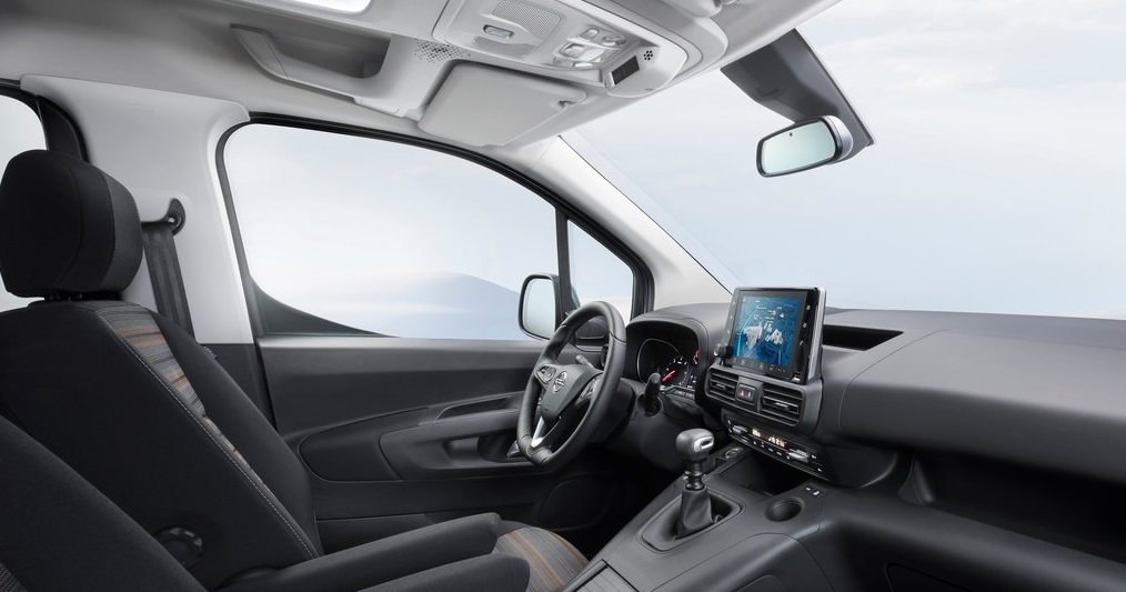 Opel Combo ön konsol görünüm