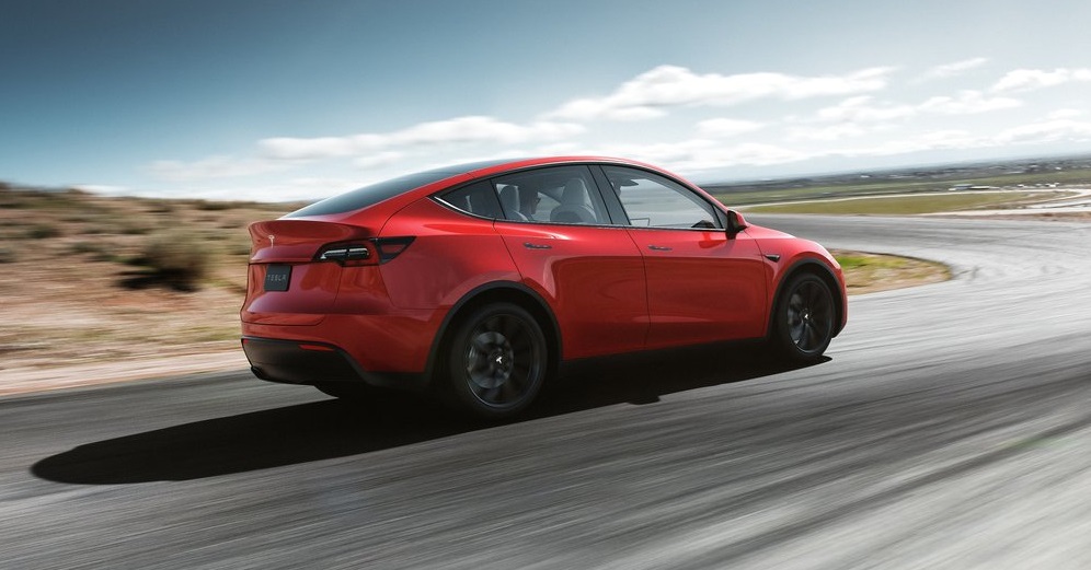 Tesla Model Y arka görünümü