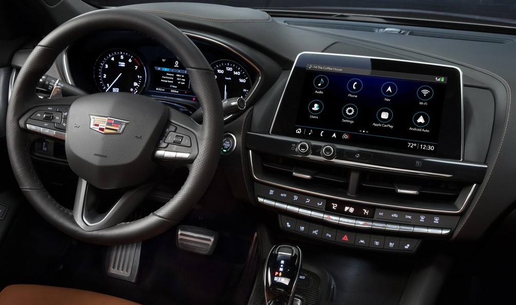 Cadillac CT5 ön konsol görünümü