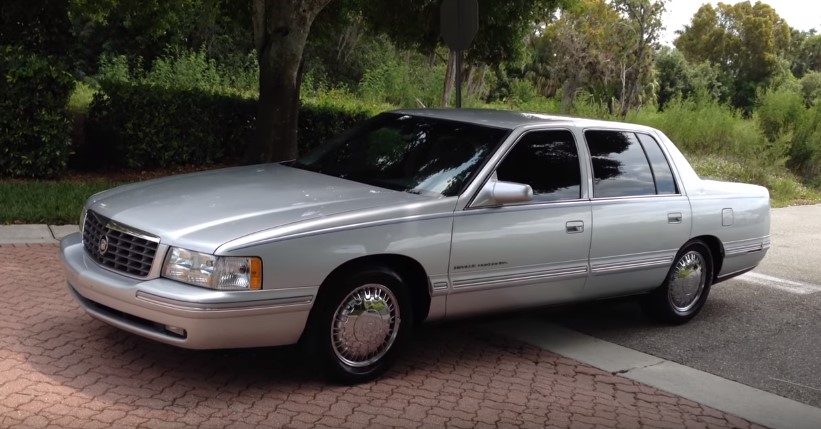 Cadillac’ın DeVille ile STS Arasındaki Hız Farkının Nedeni Cadillac DeVille fotosu